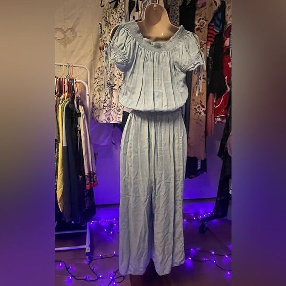 Jumpsuit   - Picture 3 of 3